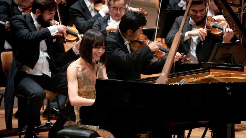 pianist @AliceSaraOtt and conductor Santtu-Matias Rouvali, made their debut with the Berliner Philharmoniker in this concert featuring works by Ravel, Sibelius and Klami – now available in the Digital Concert Hall 🎧! digitalconcerthall.com/concert/52496?…